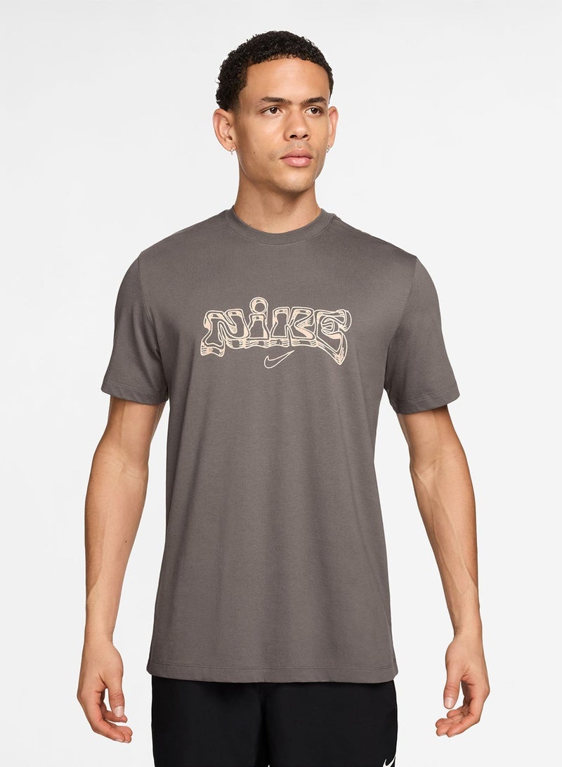 Nike Iykyk Fitness T-Shirt - Image 1