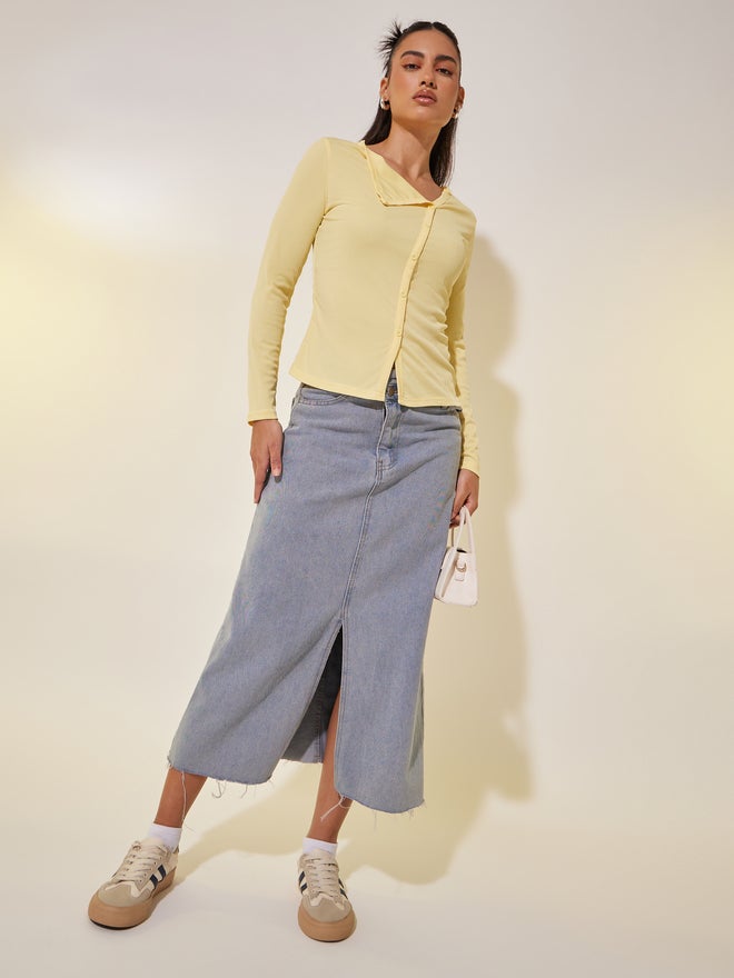Styli Styli Solid Asymmetric Neck Knit Top with Button Detail  - Image 2