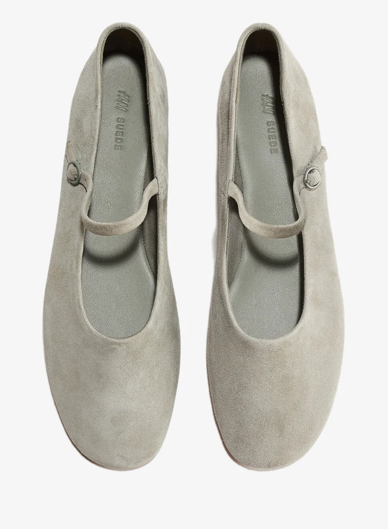 اتش اند ام حذاء باليه ماري جين من جلد سويدي