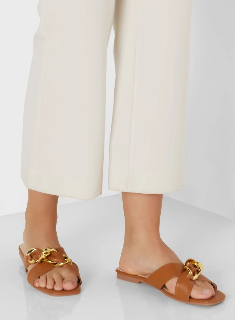 ELLA Crossover With A Chain Flat Sandals