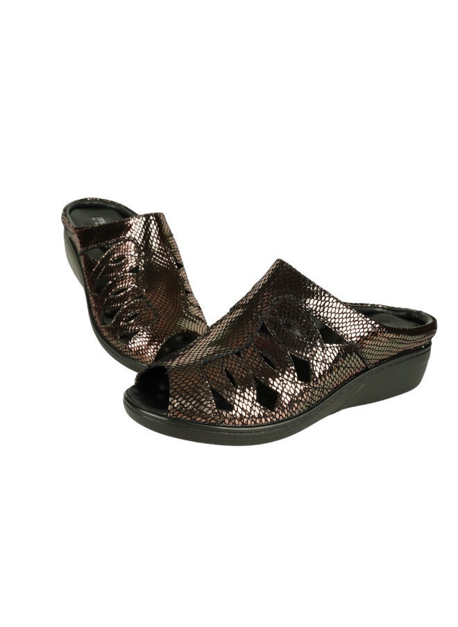Michelle Morgan 092-2723 Michelle Morgan Ladies Wedge Heel Sandals 2418-2 Pewter  - Image 3