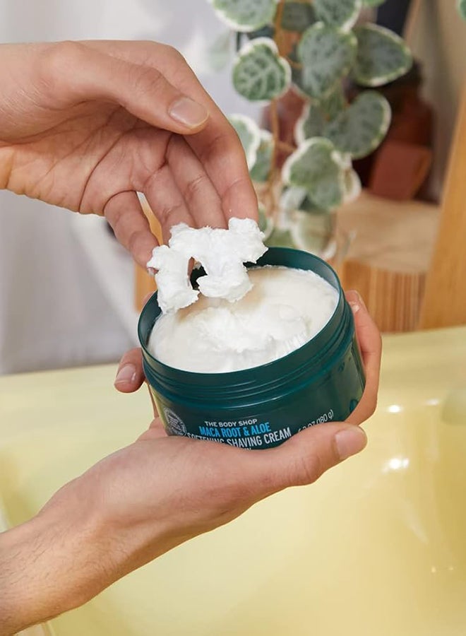 THE BODY SHOP كريم حلاقة ناعم بجذر الماكا والألوة للرجال - كريم حلاقة مرطب مع الألوة فيرا وجذر الماكا | رغوة لطيفة لحلاقة سلسة ومريحة | مثالي للبشرة الحساسة أو الجافة أو الخشنة، 200 مل - Image 2