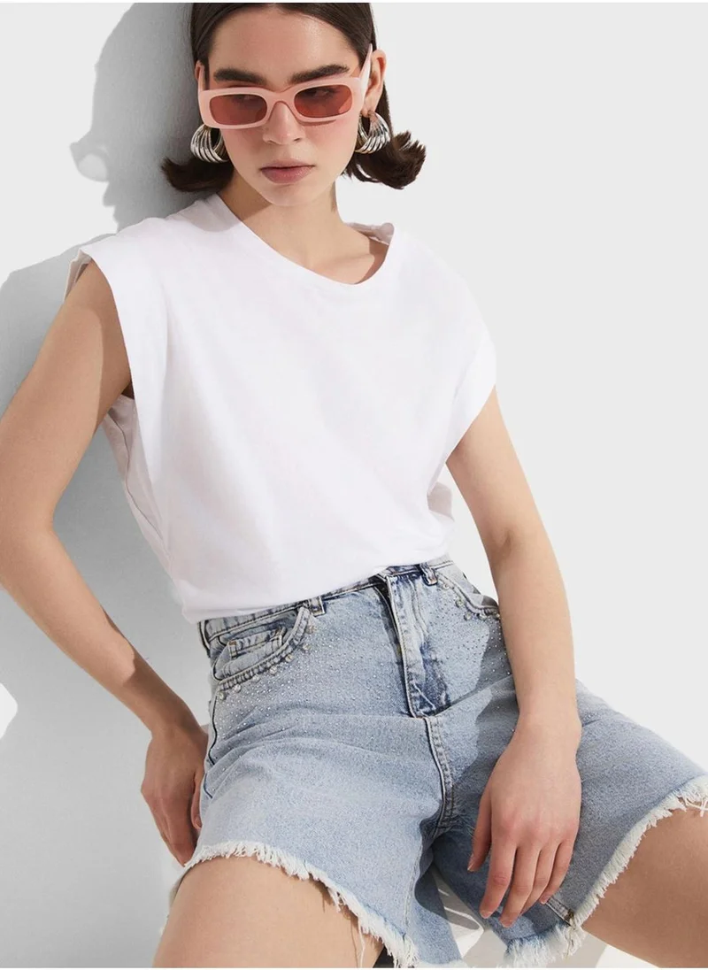 جون Pocket Detail Ripped Shorts