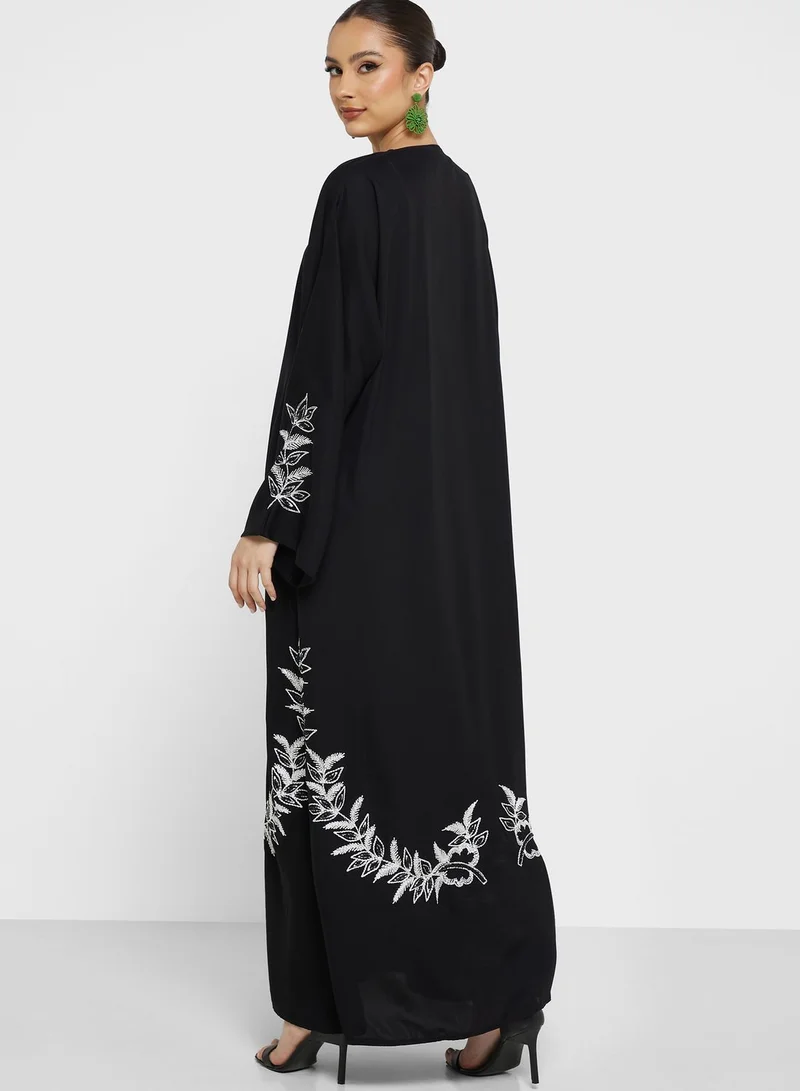 hayas closet Embroidered V-Neck Abaya