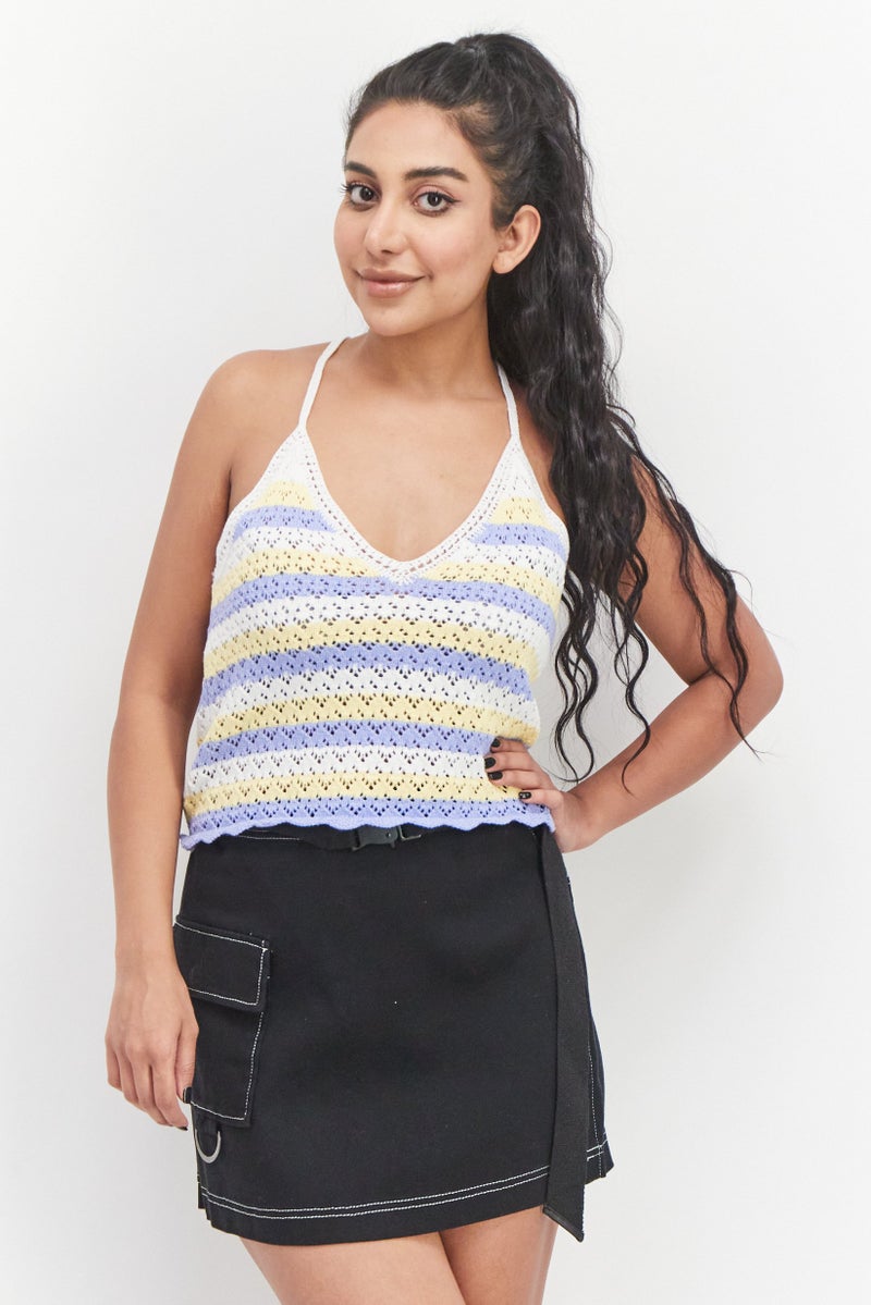 French Connection بلوزة نسائية بدون أكمام بفتحة رقبة على شكل حرف V، باللون الأبيض - Image 1