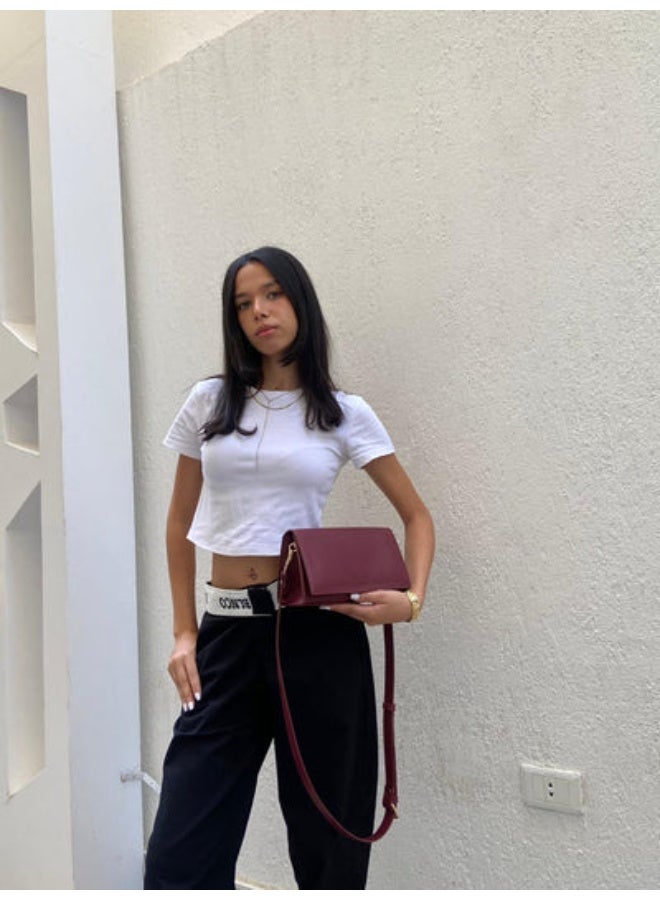 بورجوندي | حقيبة كروس بودي مثلثة الشكل - Image 1