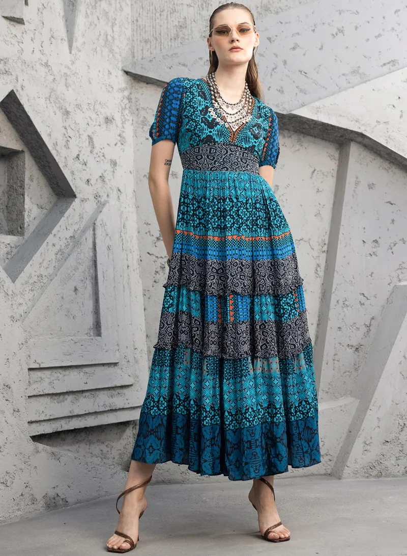بهاني بواسطة جيوتي ARCTIC BLUE AND SHADOW GREY MAXI DRESS