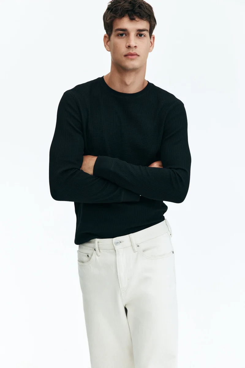 اتش اند ام بلوزة جيرسيه بتصميم الوافل