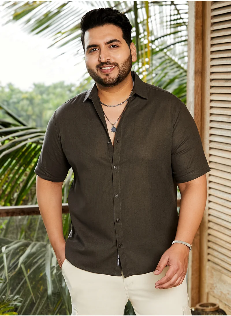 انستافاب بلس Instafab Plus Men's Juniper Green Solid Cotton Shirt For Casual Wear | Spread Collar | Short Regular Sleeves | Button Closure | Plus Size Shirt Crafted With Comfort Fit For Everyday Wear