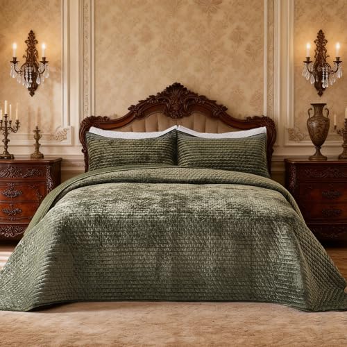 COCOPLOCEUS Luxury Velvet Quilt Set Oversized King Size 120x128 Striped Pick Stitch 3 Piece Bedspread with 2 20x36 Pillow Sham Soft Coverlet Bedding Set Lightweight Comforter for All Season Army Green - Image 1