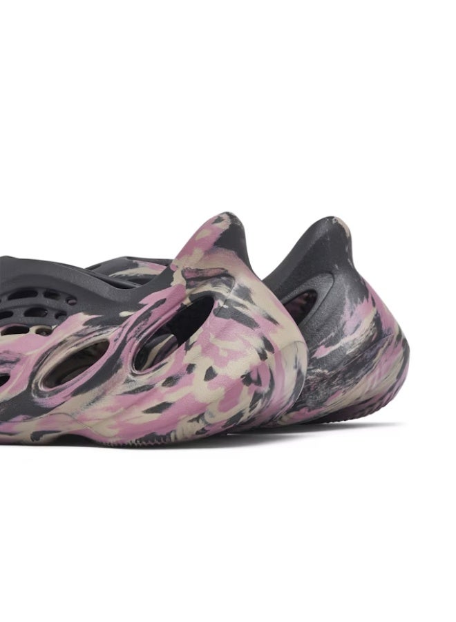 yeezy Yeezy Foam Runner MX Carbon  - Image 2