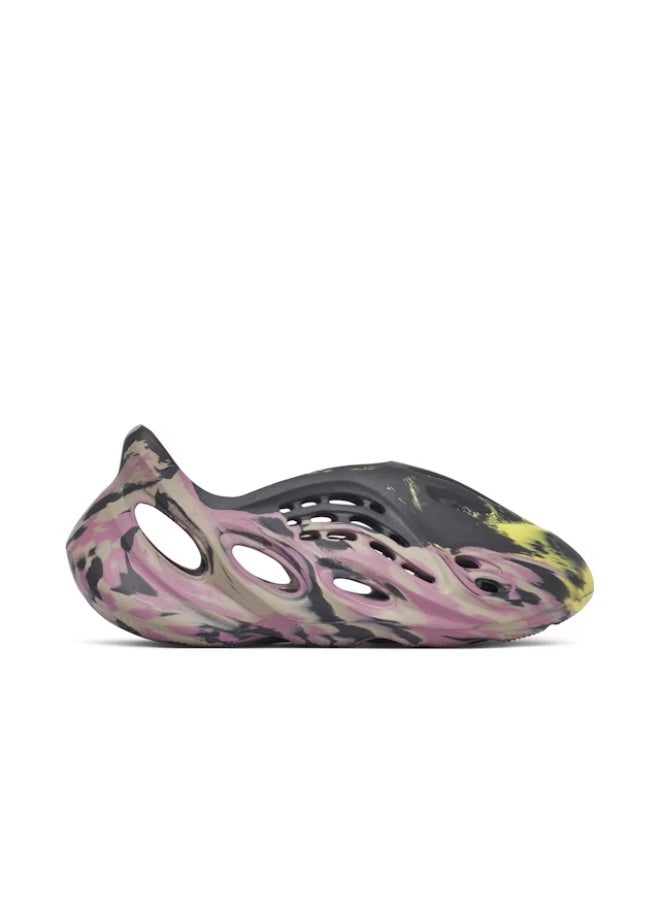 yeezy Yeezy Foam Runner MX Carbon  - Image 1