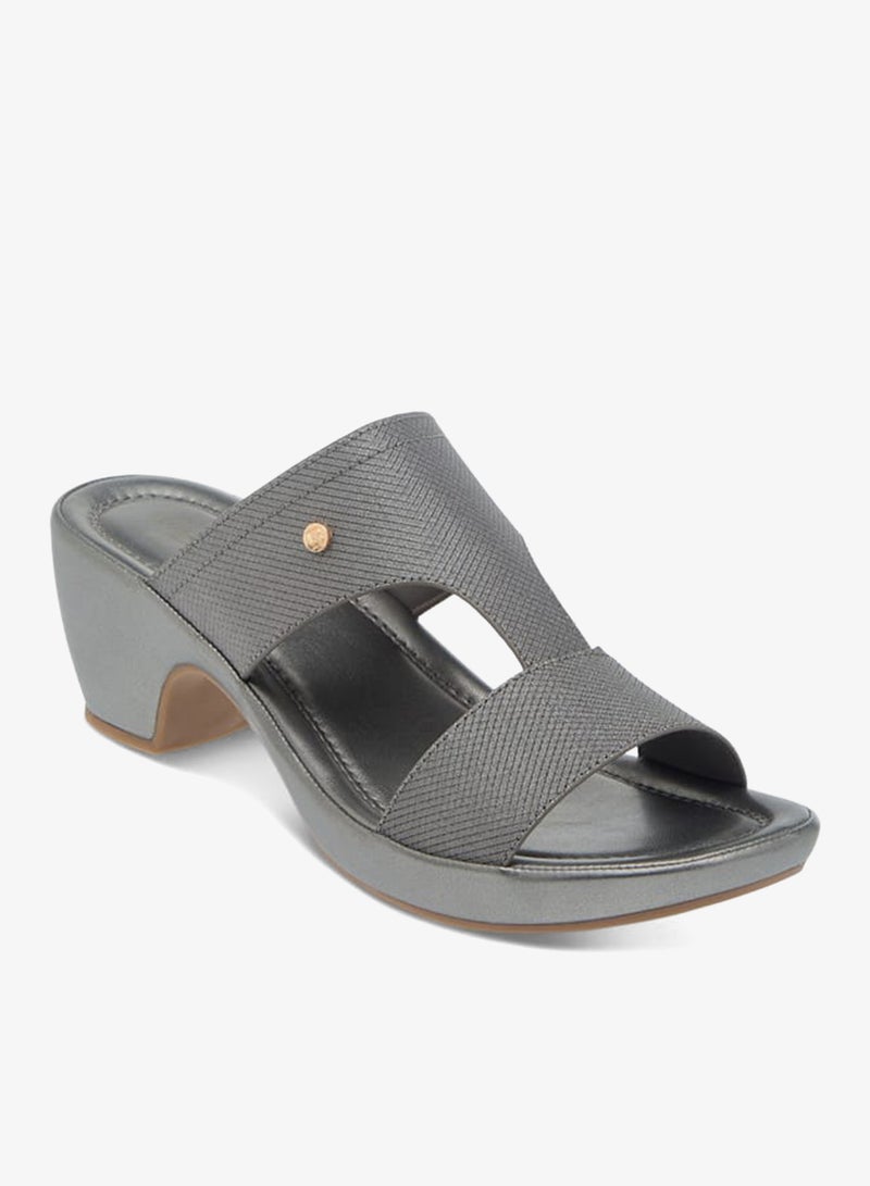 فلورا بيلا من شو إكسبرس صنادل نسائية سهلة الارتداء بكعب عريض وملمس مميز - Image 3