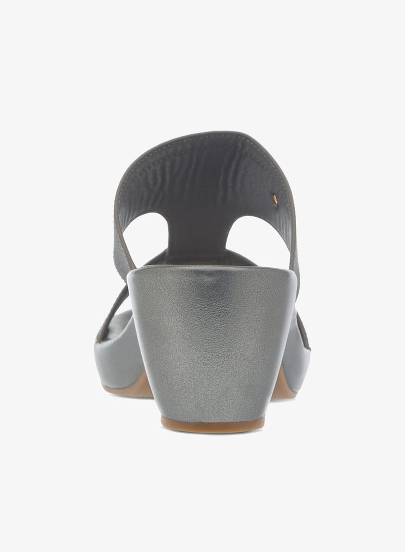 فلورا بيلا من شو إكسبرس صنادل نسائية سهلة الارتداء بكعب عريض وملمس مميز - Image 5