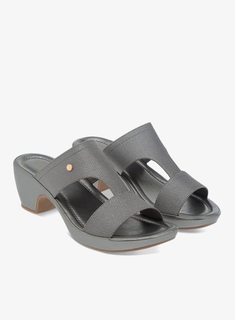 فلورا بيلا من شو إكسبرس صنادل نسائية سهلة الارتداء بكعب عريض وملمس مميز - Image 2