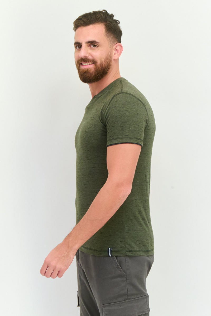 Company Eighty One تي شيرت هينلي للرجال بأكمام قصيرة، لون زيتوني داكن - Image 3