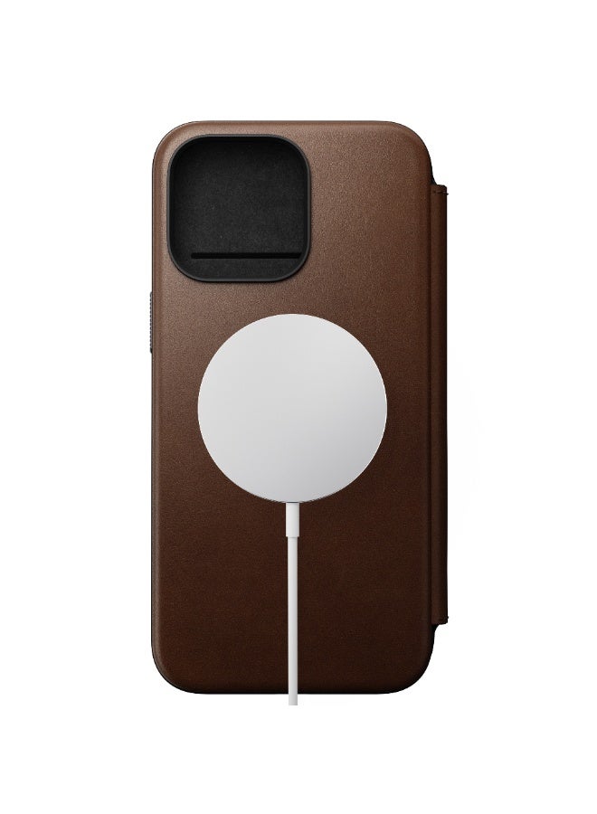 نوماد غطاء Nomad Modern Leather Folio لهاتف iPhone 15 Pro Max – بني | غطاء محفظة جلدي فاخر مع فتحات للبطاقات، تصميم نحيف للحماية، متوافق مع MagSafe والشحن اللاسلكي - Image 2