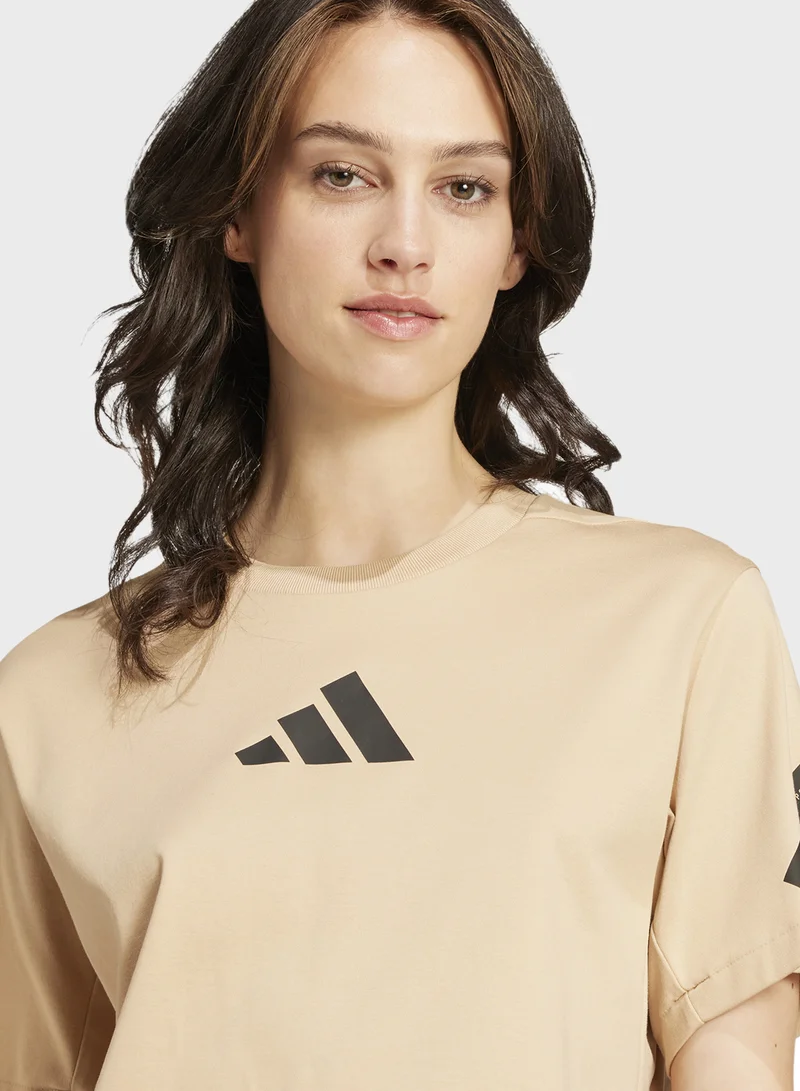 adidas تيشيرت مطبوع عليه "Z.N.E." من الخلف
