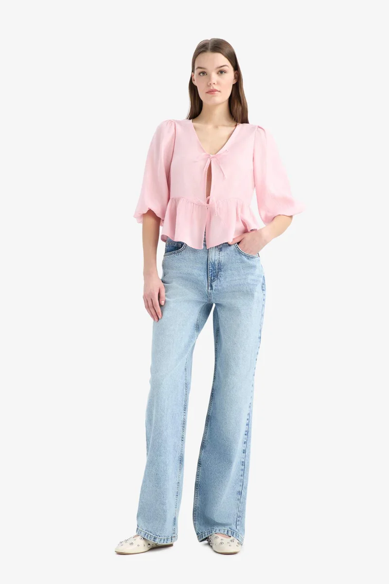 ديفاكتو Regular Fit V Neck Front Tied Blouse