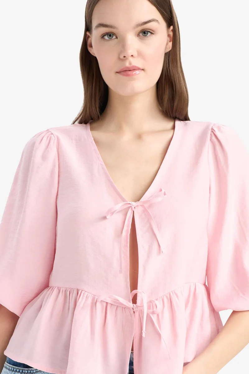 ديفاكتو Regular Fit V Neck Front Tied Blouse
