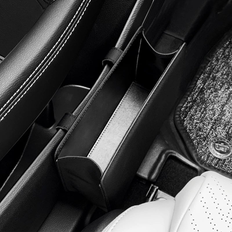Accmor Car Trash Can, Leather Vehicle Trash Bin Car Dustbin Garbage Organizer Holder with 30 Pcs Trash Bags, Foldable Hanging Mini Cars Storage Bag Container for Auto, SUV (Black) - Image 4