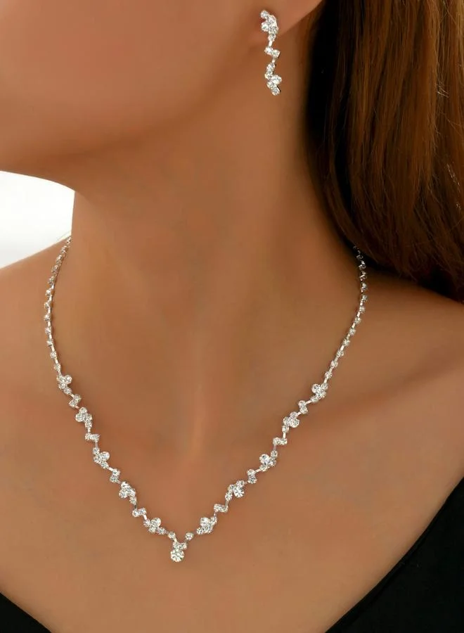 تايك تو طقم مجوهرات عقد وأقراط مزينة فضية