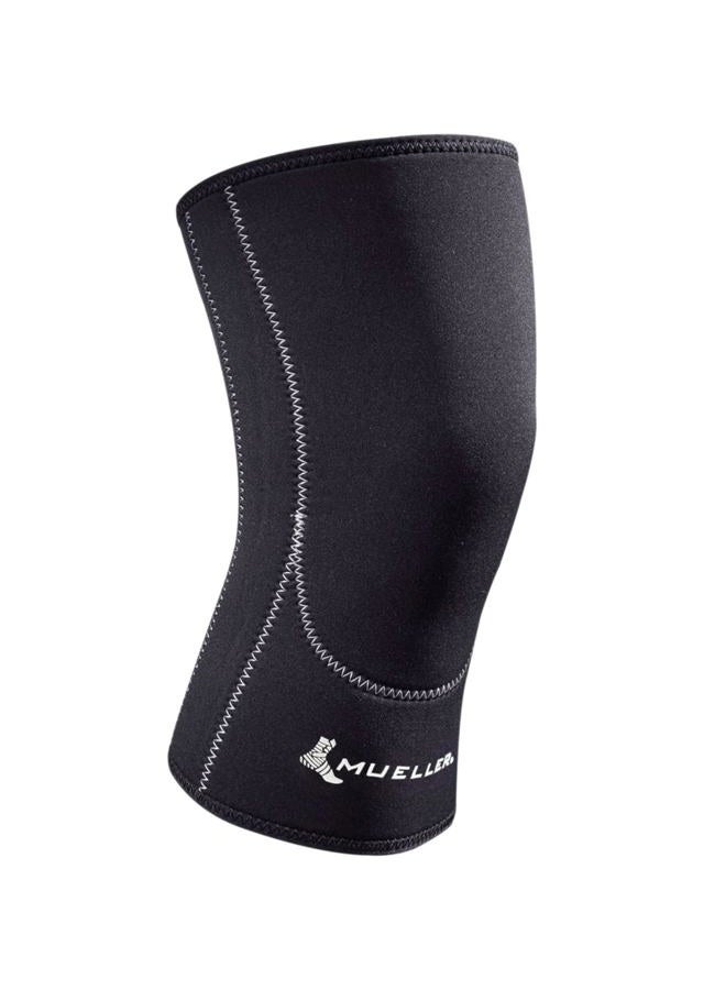 MUELLER Closed Patella Knee Sleeve, LG,Black - Image 1