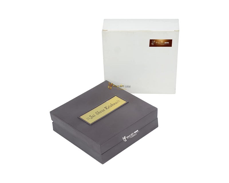 GoldGiftIdeas أفكار هدايا الذهب - إطار صورة شري ناثجي مطلي بالذهب عيار 24 مع تشاران بادوكا (مربع)، إطار كريشنا للمنزل، هدية عودة مناسبة، إطار هاري كريشنا للبووجا، 12x12 سم - Image 4