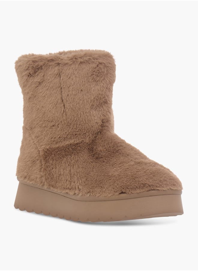 Celeste Womens Textured Slip-On Ankle Boots with Platform Heel - Image 3