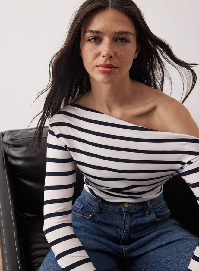 trendyol Navy Blue Striped Premium Soft Fabric Fitted Boat Neck Knitted Blouse - Image 1