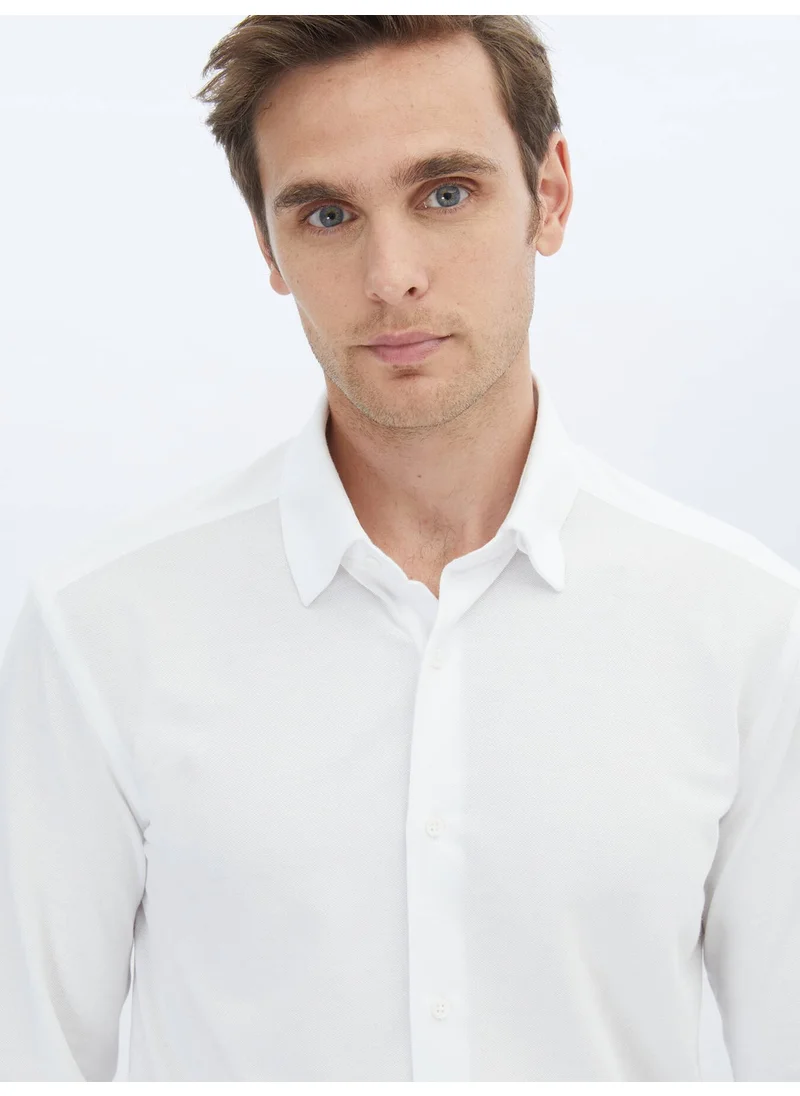 Kip White Regular Fit Casual Cotton Blend Shirt