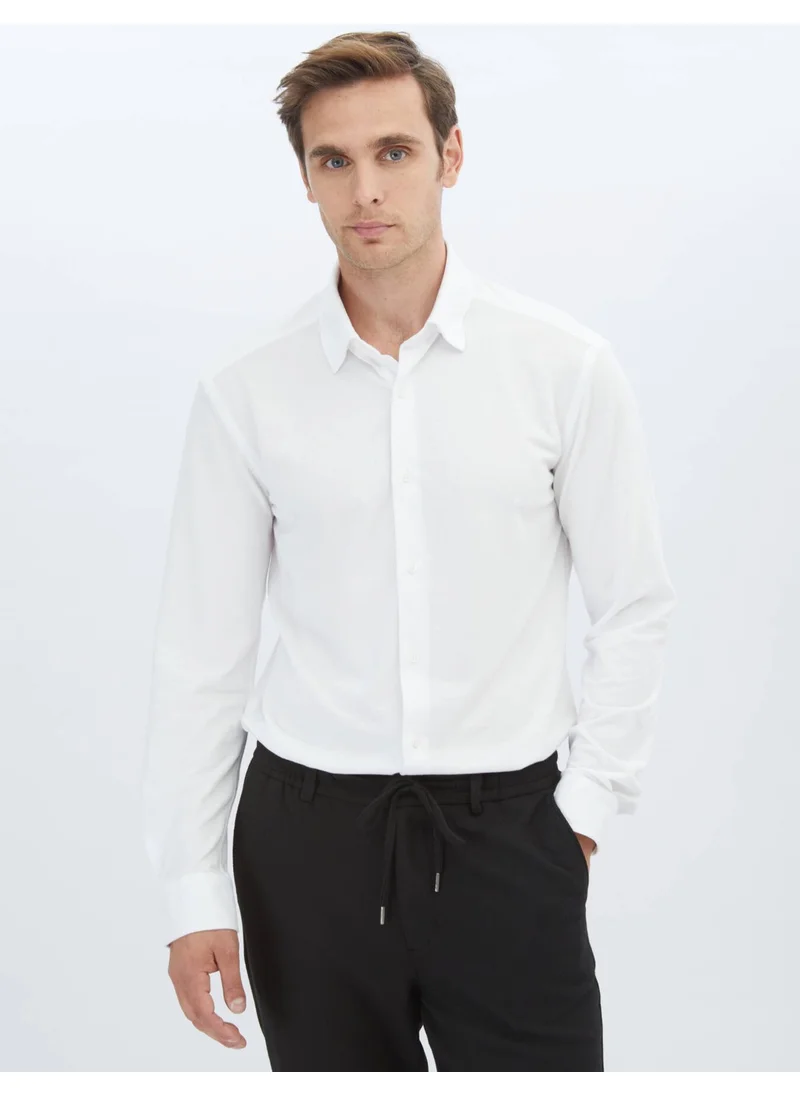 Kip White Regular Fit Casual Cotton Blend Shirt