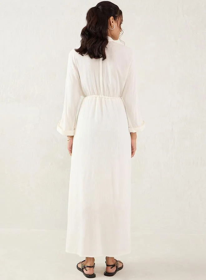 فيميلا فستان طويل بقصة قميص بنقشة مجعدة