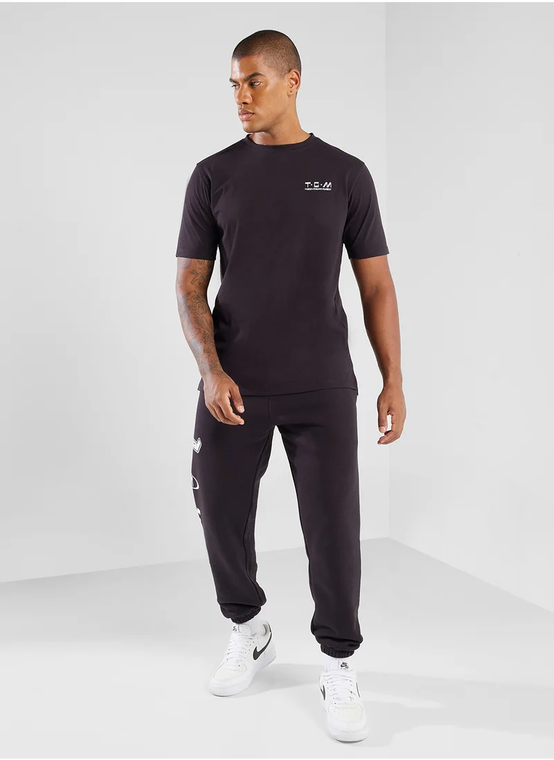ذا جيفينج موفمنت Regular Fitted T-Shirt