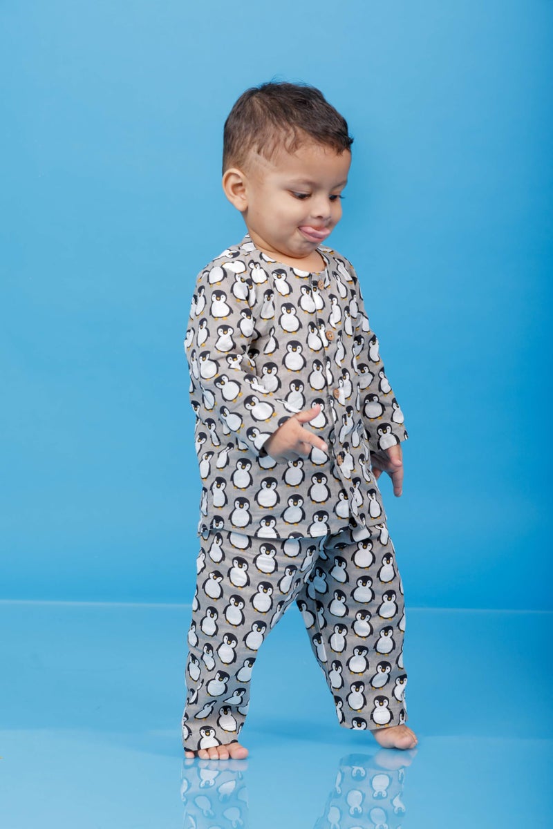 15 BUTTONS Icy Penguin Sleep Suit for Boys | 100% Organic Cotton | Penguin Print Design with Full Sleeves | Printed Top and Pajama Set | Soft & Comfortable Nightwear | Perfect for Sleep and Relaxation - Image 5