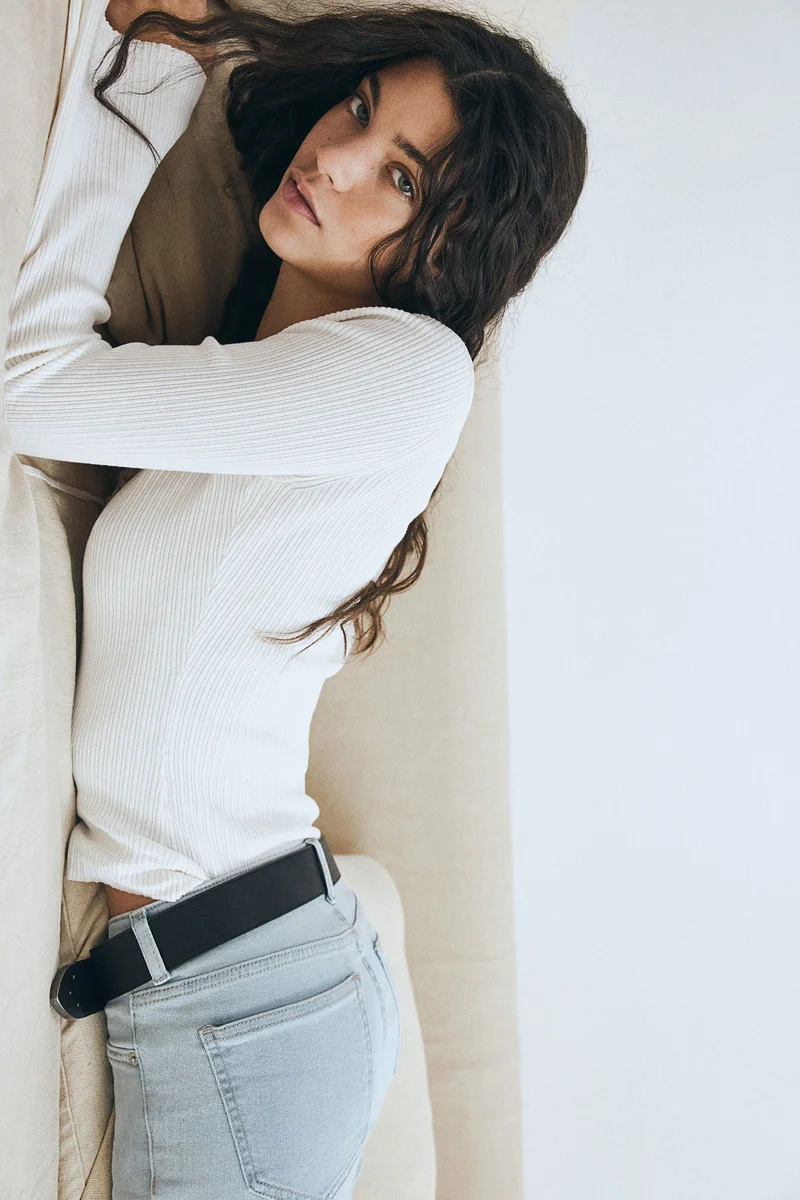 اتش اند ام جينز بقصة حافة واسعة وخصر منخفض