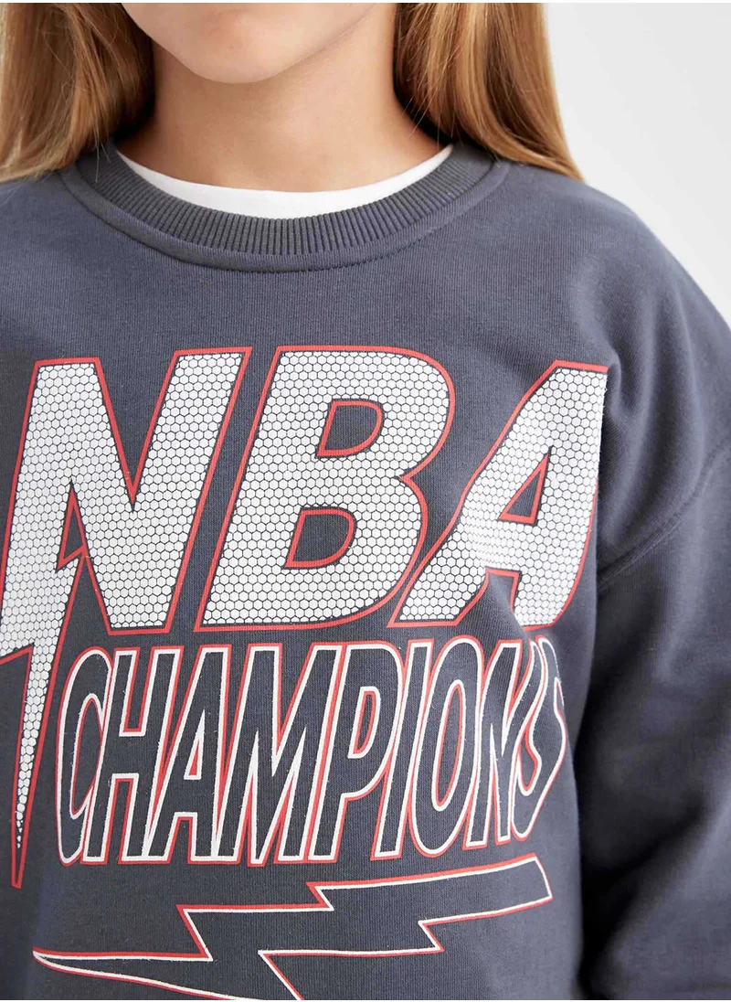 ديفاكتو Nba Wordmark Oversized Fit Crew Neck Sweatshirt