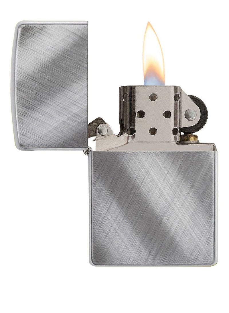 Zippo 28182 ولاعة مقاومة للرياح بتصميم متقاطع من الكروم المصقول - Image 3