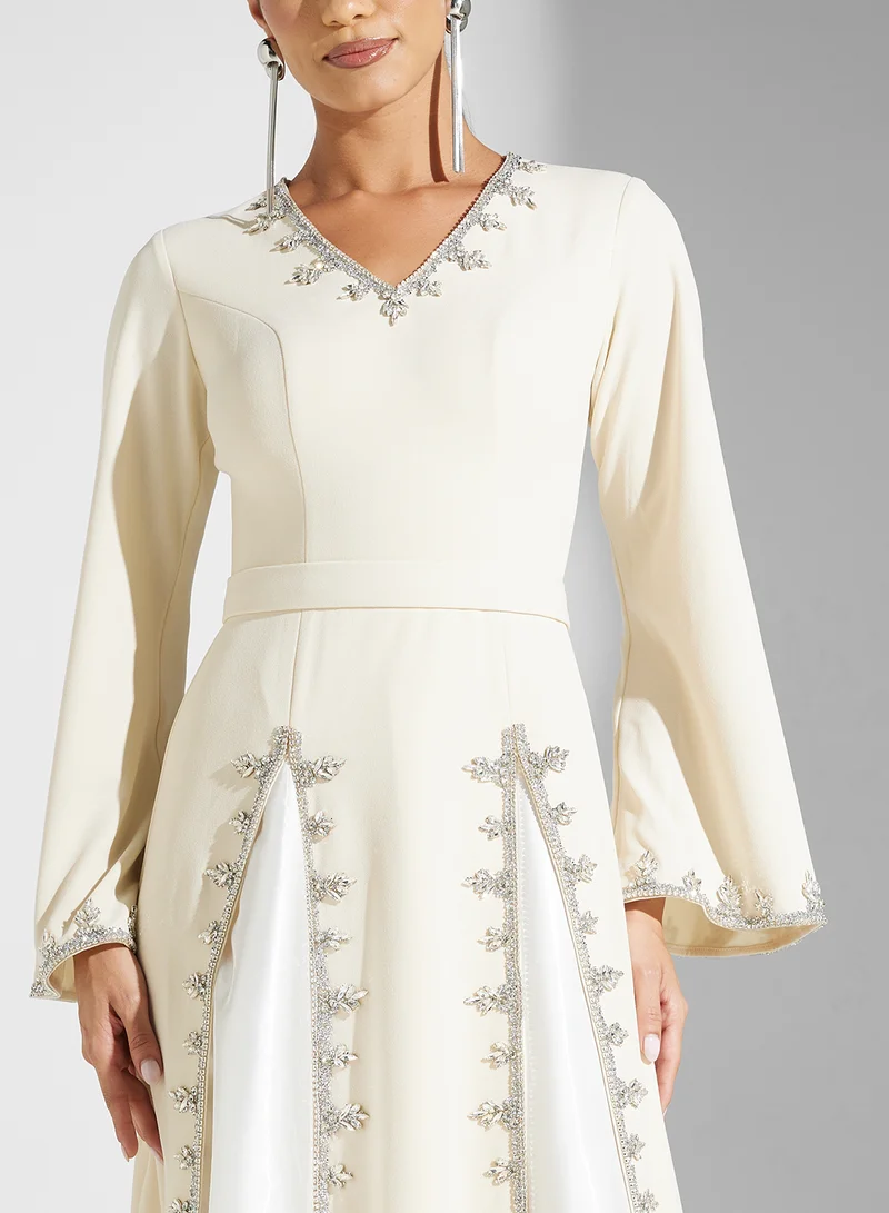 Akadia Fashion V-NECK 2 TONE SLITS CREPE DRESS