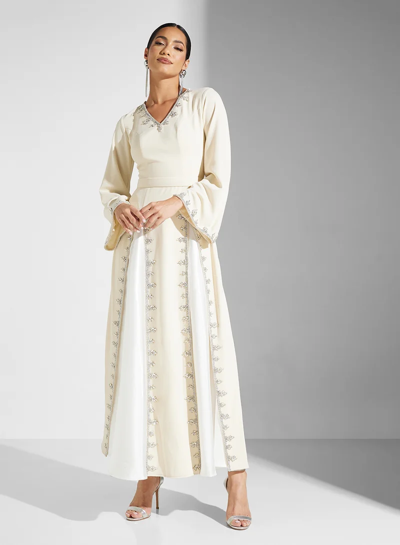 Akadia Fashion V-NECK 2 TONE SLITS CREPE DRESS