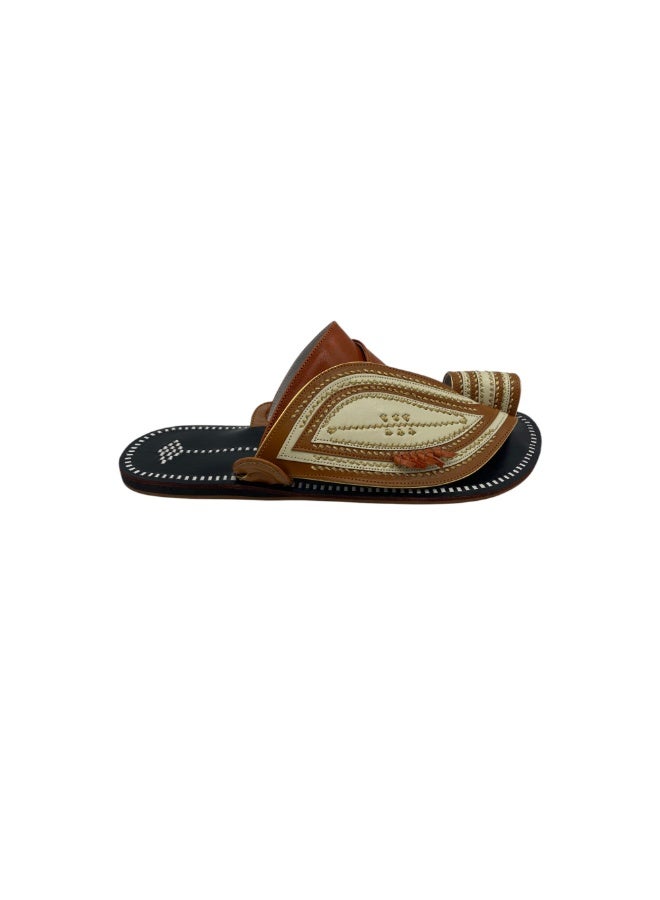 AL Fanoos Handcrafted heritage leather slippers  - Image 3