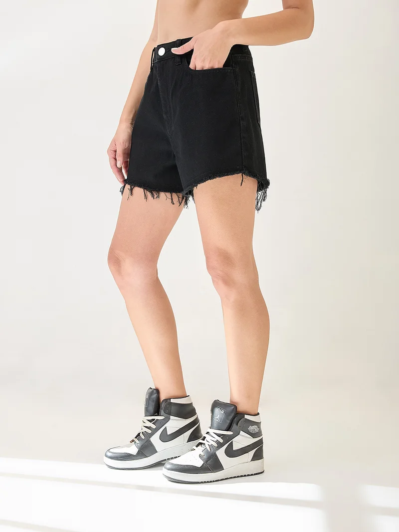 globus Women Slim Fit Mid-Rise Frayed Hem Denim Shorts
