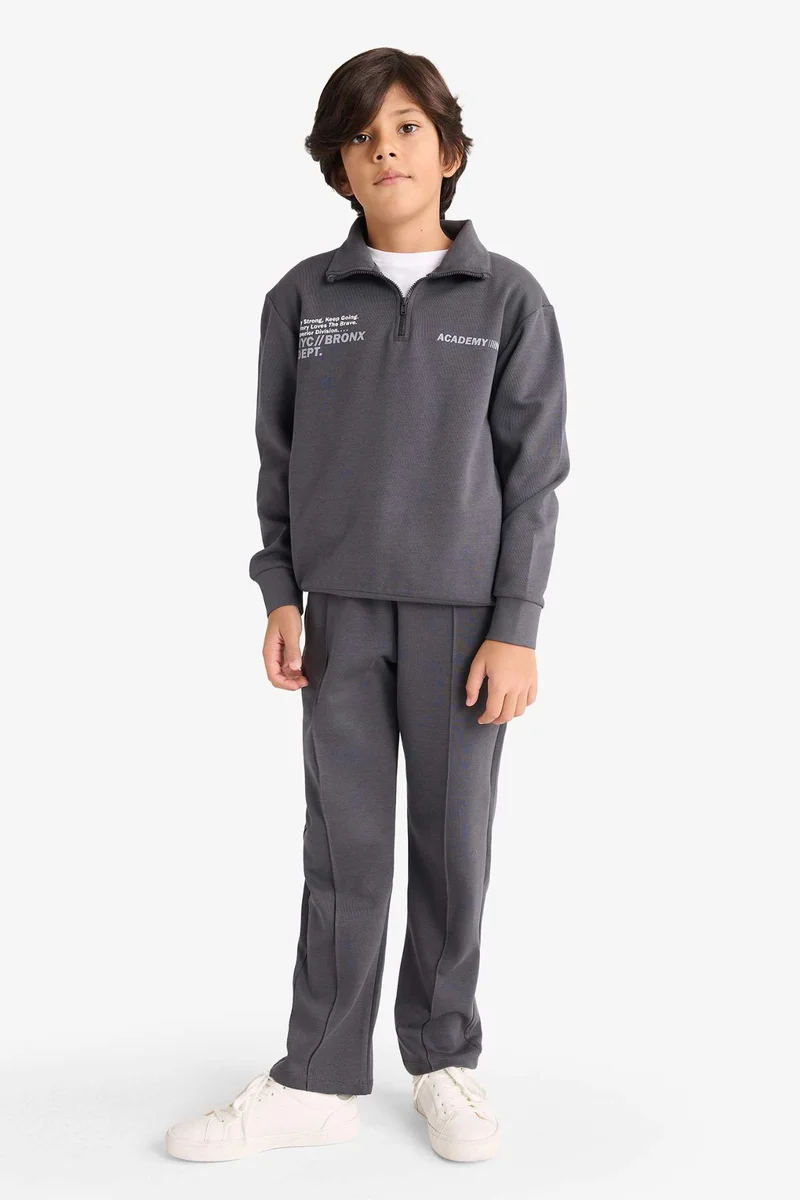 ديفاكتو Boy Half-Zip Printed Sweatshirt Joggers 2 Piece Set