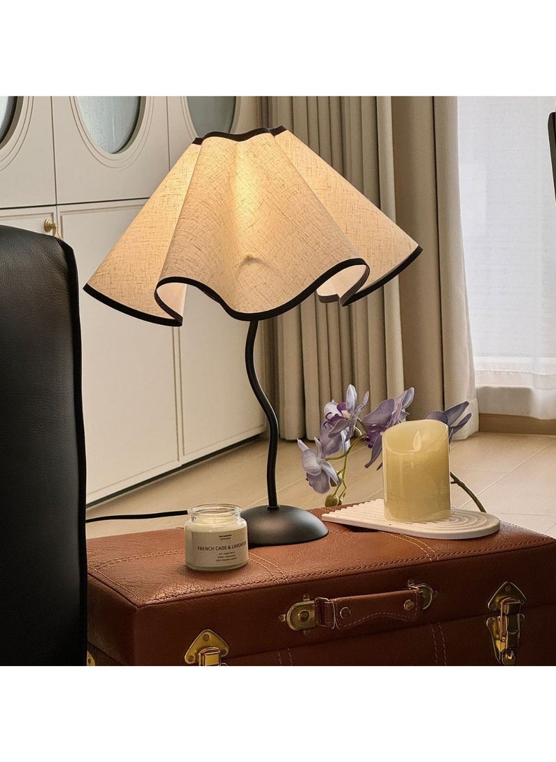 Bolivia's - LED Table lamp Metal Bedside Lamp, Creative Fabric Petal Lampsahde, Eye Protection, Atmosphere Night Light, for Living Room Sofaside Study - Image 1