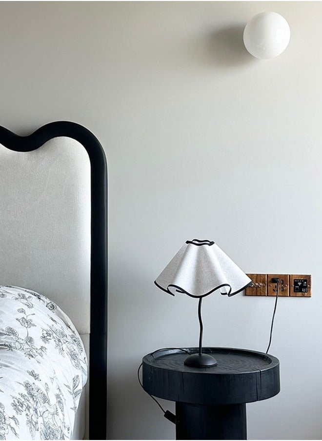 Bolivia's - LED Table lamp Metal Bedside Lamp, Creative Fabric Petal Lampsahde, Eye Protection, Atmosphere Night Light, for Living Room Sofaside Study - Image 1