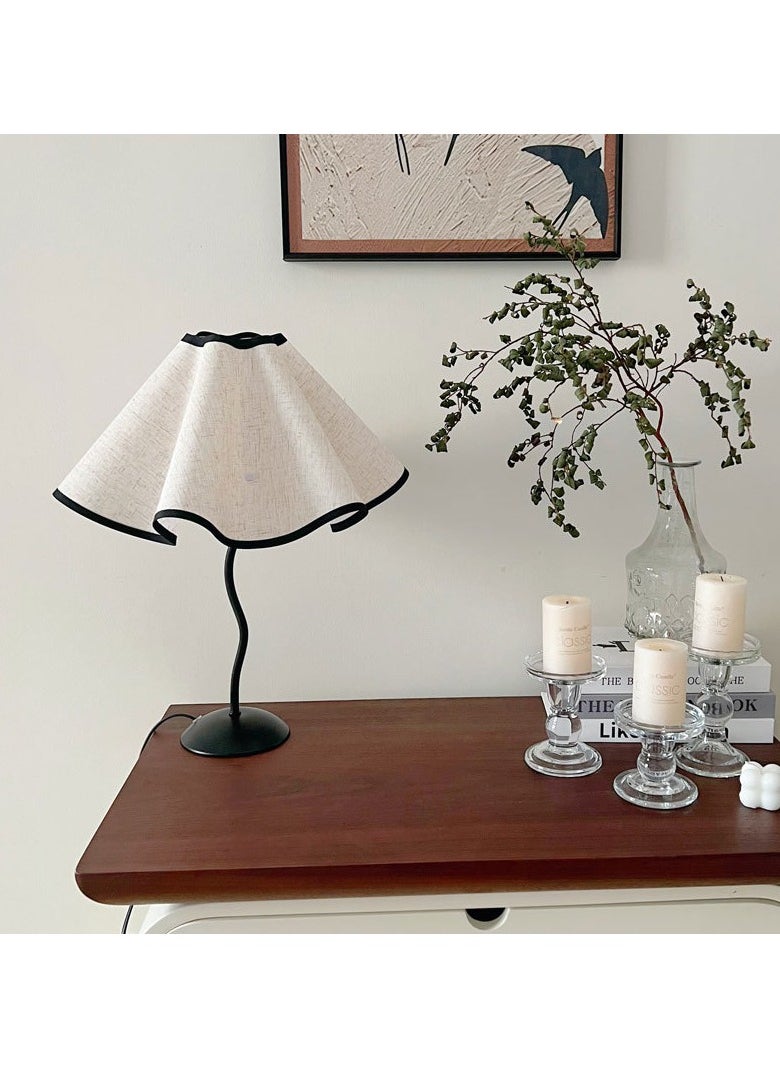 Bolivia's - LED Table lamp Metal Bedside Lamp, Creative Fabric Petal Lampsahde, Eye Protection, Atmosphere Night Light, for Living Room Sofaside Study - Image 1