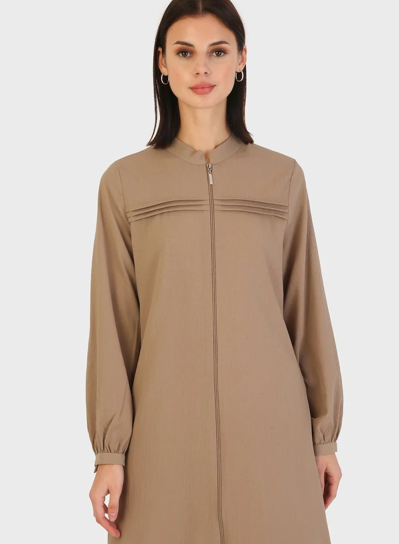 Tavin by Modanisa Crew Neck Zip Detail Abaya