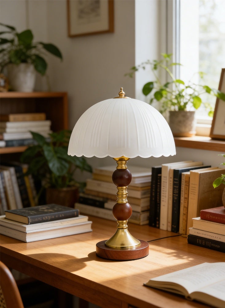 موندا مصباح طاولة معدني فاخر بتصميم عصري لديكور المنزل والمكتب. - Image 1