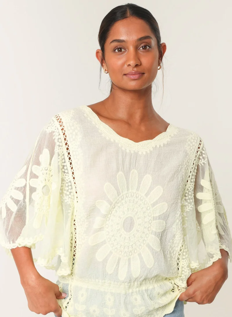 بلو فانيلا بلوزة بأكمام دانتيل على شكل زهرة الشمس