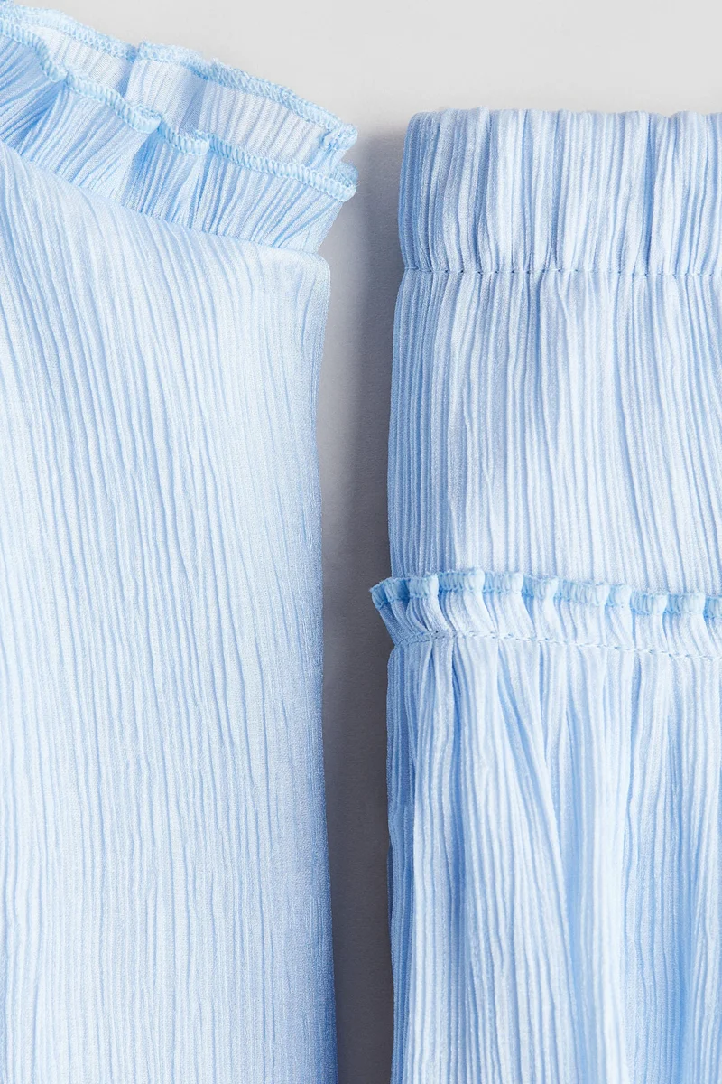 اتش اند ام طقم من قطعتين من نسيج الجيرسيه المجعد